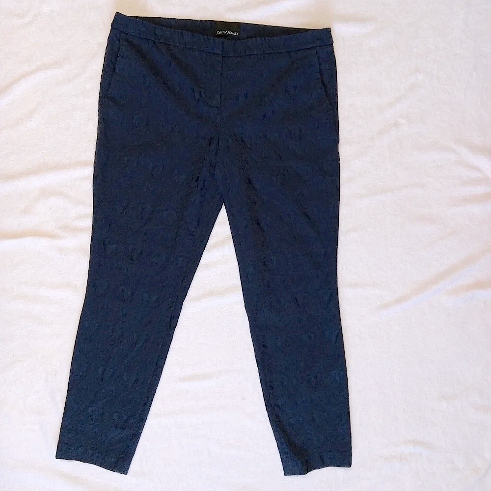 Cynthia Rowley EUC Navy Blue Textured Cropped Ankle Pants size 14